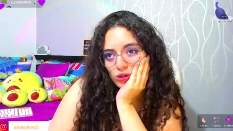 .. Ashley .. online show from 12-20-25, 01:56