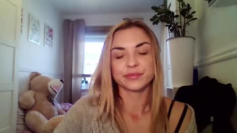 AshleyPerfect online show from 12-17-25, 10:10