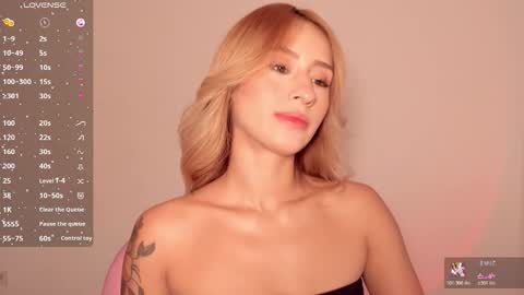 Snapshot of ashleyroys_111 chatting on 01-17-26, 05:49 dahiana online show from 01-17-26, 05:49