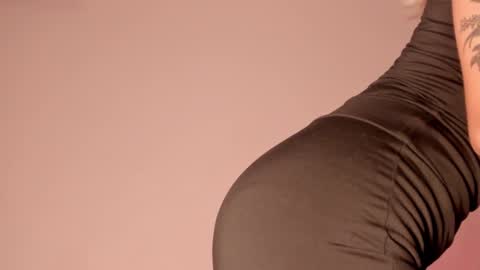 Snapshot of ashleyroys_111 chatting on 02-05-26, 06:45 dahiana online show from 02-05-26, 06:45