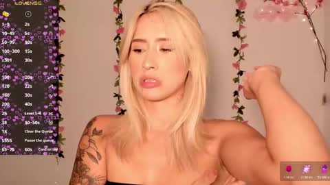 Snapshot of ashleyroys_111 chatting on 02-09-26, 04:22 dahiana online show from 02-09-26, 04:22