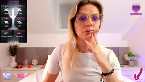 AshleyStorms online show from 09-25-25, 05:11