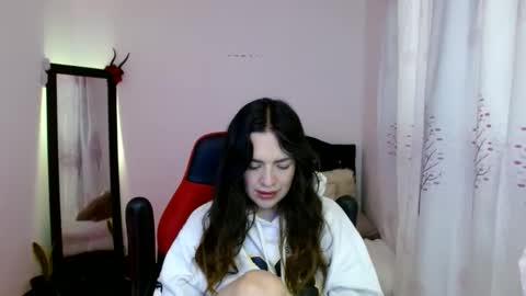 Snapshot of ashleyt1998 chatting on 03-21-26, 02:09 ASHLEY online show from 03-21-26, 02:09