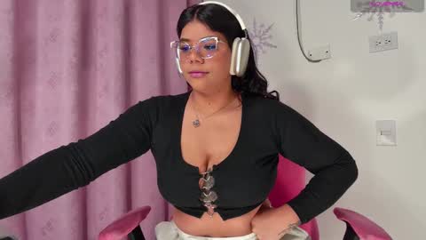 Ashleyy18   online show from 02-09-25, 09:37