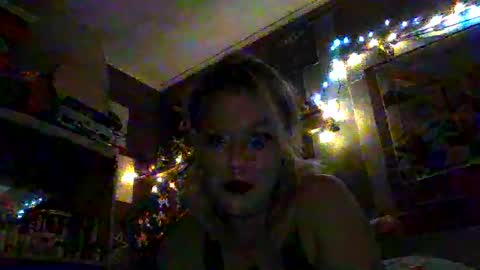 Snapshot of ashlie694 chatting on 11-01-25, 12:12 ashlie694 online show from 11-01-25, 12:12