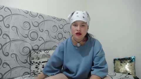 Snapshot of ashly_93 chatting on 12-18-24, 04:09 engel online show from 12-18-24, 04:09