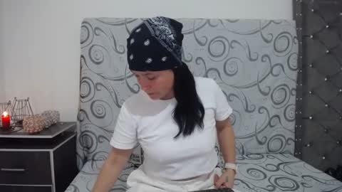 Snapshot of ashly_93 chatting on 01-24-25, 05:10 engel online show from 01-24-25, 05:10