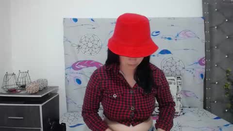 Snapshot of ashly_93 chatting on 02-17-25, 08:09 engel online show from 02-17-25, 08:09