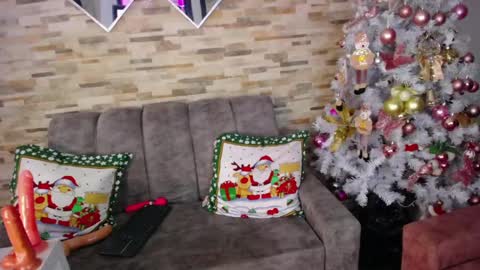 Snapshot of ashlye_hill chatting on 12-27-24, 05:52 Ashlye online show from 12-27-24, 05:52