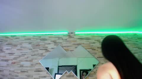 Snapshot of ashlye_hill chatting on 02-20-25, 03:23 Ashlye online show from 02-20-25, 03:23