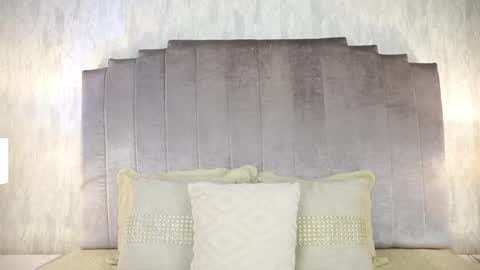 Paula Baleta  online show from 01-16-25, 03:45