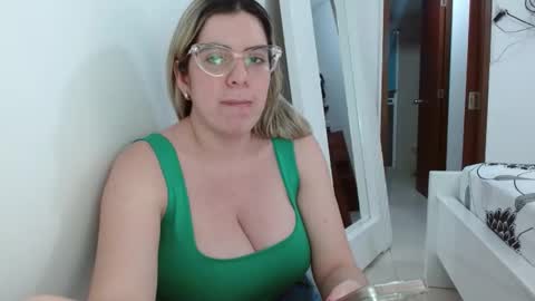 AshlyMoon online show from 01-07-25, 06:45