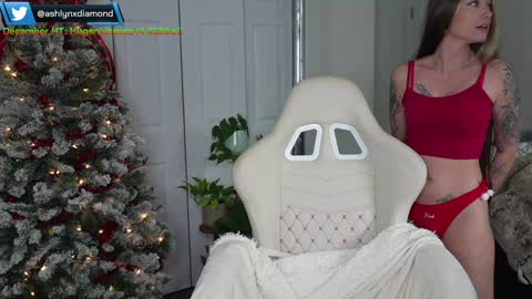 Ashlyndiamond online show from 12-23-24, 10:23