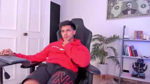 Snapshot of ashton_coleman_ chatting on 10-17-25, 12:36 my name real is camilo online show from 10-17-25, 12:36