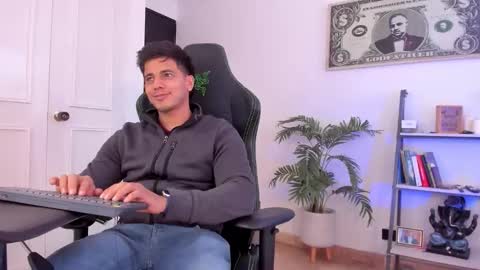 Snapshot of ashton_coleman_ chatting on 10-20-25, 03:01 my name real is camilo online show from 10-20-25, 03:01