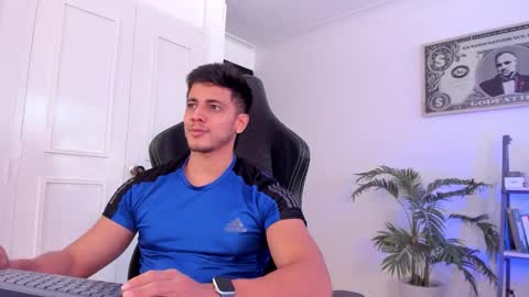 Snapshot of ashton_coleman_ chatting on 11-18-25, 01:26 my name real is camilo online show from 11-18-25, 01:26