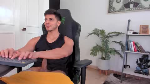 Snapshot of ashton_coleman_ chatting on 11-20-25, 02:39 my name real is camilo online show from 11-20-25, 02:39