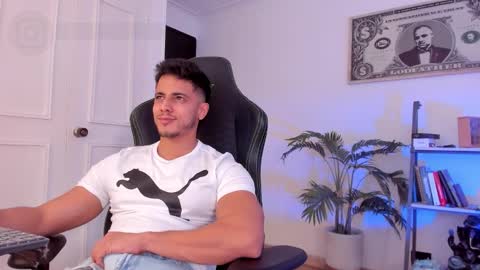 Snapshot of ashton_coleman_ chatting on 11-25-25, 09:04 my name real is camilo online show from 11-25-25, 09:04