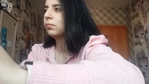 Lina online show from 12-17-25, 12:16