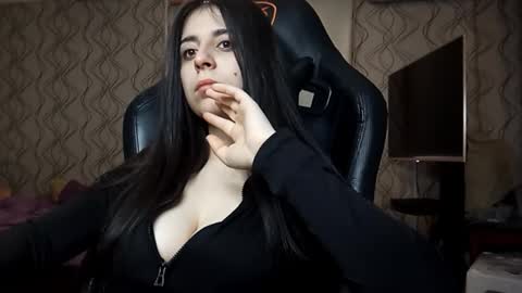 Lina online show from 02-10-26, 12:26