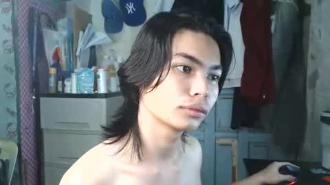 Snapshot of asian_babyboi chatting on 10-10-25, 06:56 asian_babyboi online show from 10-10-25, 06:56