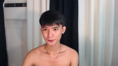 Snapshot of asian_cutiebaexx chatting on 10-15-25, 09:48 Pat online show from 10-15-25, 09:48