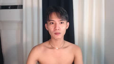 Snapshot of asian_cutiebaexx chatting on 10-29-25, 07:21 Pat online show from 10-29-25, 07:21