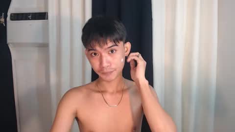 Snapshot of asian_cutiebaexx chatting on 11-18-25, 06:01 Pat online show from 11-18-25, 06:01