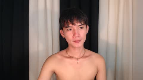 Snapshot of asian_cutiebaexx chatting on 12-20-25, 08:10 Pat online show from 12-20-25, 08:10