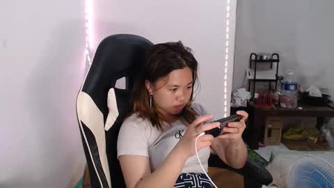 bb girl online show from 11-12-25, 08:19