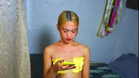 LOVELY LORAINE online show from 10-06-25, 10:23