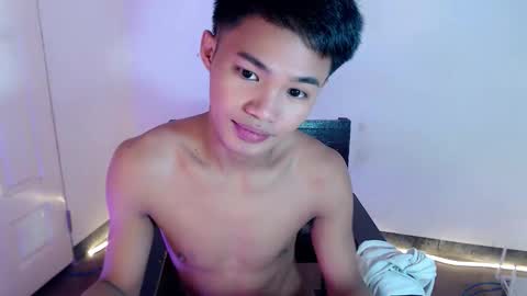 asian_lover05 online show from 02-10-26, 11:31