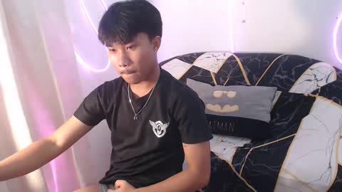 Snapshot of asian_prince_of_cock chatting on 09-09-25, 08:14 Prince online show from 09-09-25, 08:14