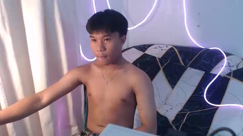 Snapshot of asian_prince_of_cock chatting on 09-26-25, 12:09 Prince online show from 09-26-25, 12:09