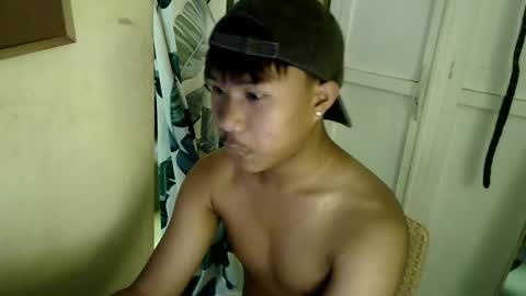 Snapshot of asian_prince_of_cock chatting on 11-29-25, 07:55 Prince online show from 11-29-25, 07:55