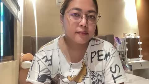 Snapshot of asianbunny10 chatting on 10-03-25, 03:03 Curvy online show from 10-03-25, 03:03