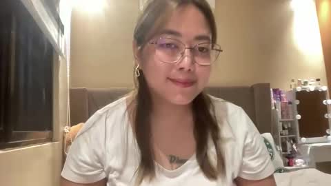 Snapshot of asianbunny10 chatting on 10-15-25, 10:15 Curvy online show from 10-15-25, 10:15