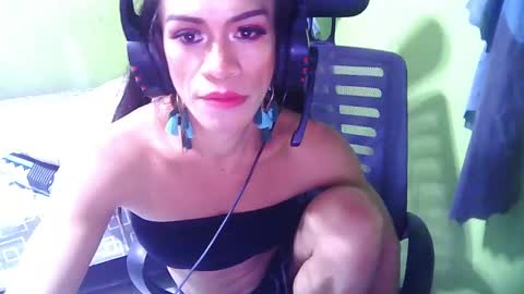 Snapshot of asiangoddezzts chatting on 01-07-25, 07:38 Miss Audrey L Monel online show from 01-07-25, 07:38