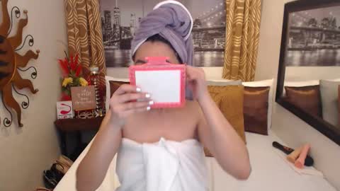 Snapshot of asianhotjasmin chatting on 11-16-25, 01:22 asianhotjasmin online show from 11-16-25, 01:22
