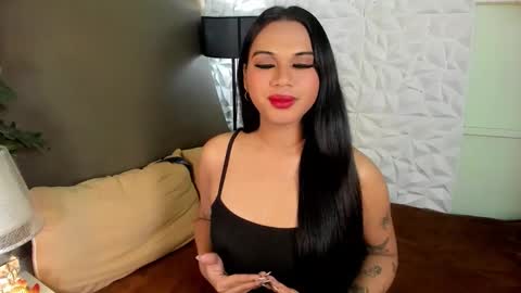 Snapshot of asianhugecockjulia1 chatting on 11-06-25, 09:43 JULIA online show from 11-06-25, 09:43