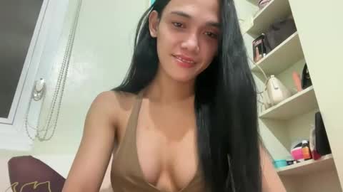 Snapshot of asianpinay1229 chatting on 10-15-25, 06:52 Patricia online show from 10-15-25, 06:52