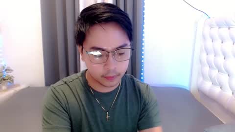 Snapshot of asianroy_x chatting on 12-13-24, 04:27 Roy online show from 12-13-24, 04:27