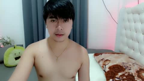 Snapshot of asianroy_x chatting on 01-18-25, 03:38 Roy online show from 01-18-25, 03:38