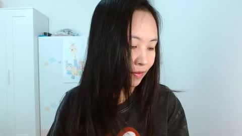 Snapshot of asiantabbyx chatting on 10-28-25, 02:26 Tabby online show from 10-28-25, 02:26