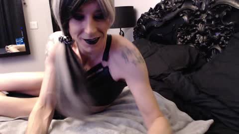 Snapshot of asluttyrose chatting on 12-18-24, 08:36 asluttyrose online show from 12-18-24, 08:36