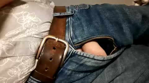 Will take commands from GuysWomenCouples etc online show from 02-16-25, 07:05