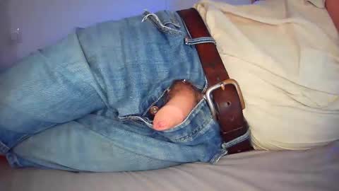 Will take commands from GuysWomenCouples etc online show from 09-14-25, 08:19