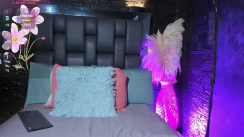 Nahomi  online show from 01-06-26, 10:19