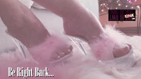 Snapshot of assleighabbott chatting on 12-18-24, 02:10 ASSleigh Abbott online show from 12-18-24, 02:10