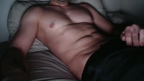 Snapshot of aston0 chatting on 01-12-25, 06:17 Aston online show from 01-12-25, 06:17